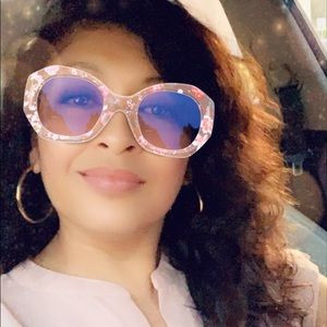 Meet your Posher, Genevieve